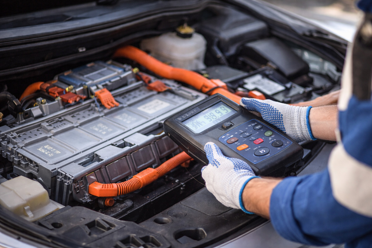 Hybrid battery diagnostic in progress